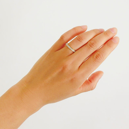 Pt950 ダイヤモンド 0.24ct ハーフエタニティリング 2mm幅 Pt950 ダイヤモンド 0.24ct ハーフエタニティリング 2mm幅