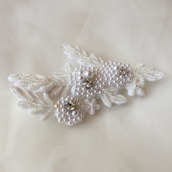 bead embroidered flower and leaf headpiece 1枚目の画像