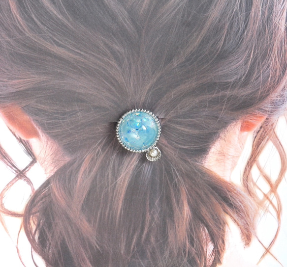 海藍寶石+全息銀珠【石紋】髮膠黑色黑色天然石樹脂 第6張的照片