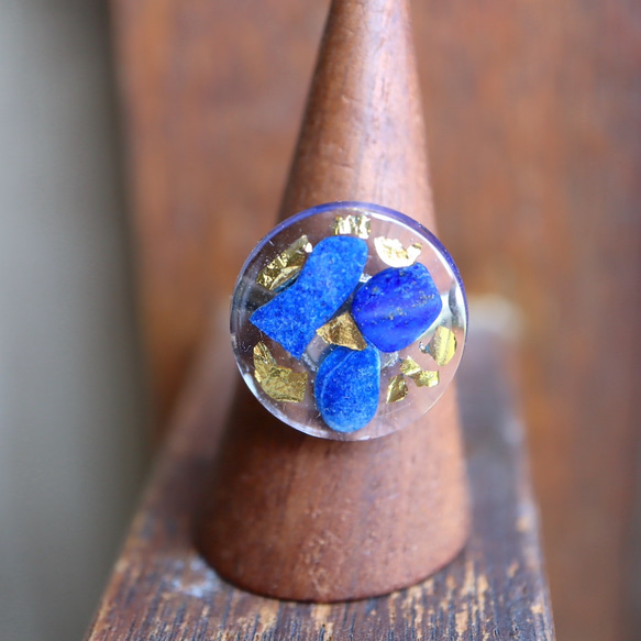 青金石金箔樹脂戒指藍色不銹鋼戒指天然石原石 第7張的照片