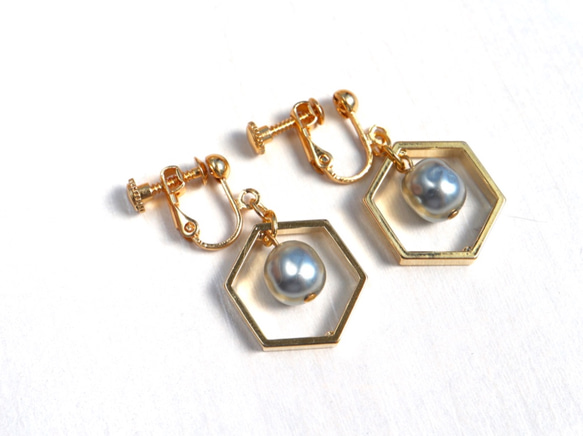 六邊形♦︎淡水珍珠和六角形耳環金色 第5張的照片