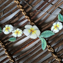 夏花★白いプルメリアの花いっぱいネックレス 1枚目の画像