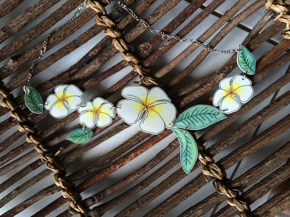 夏花★白いプルメリアの花いっぱいネックレス 1枚目の画像