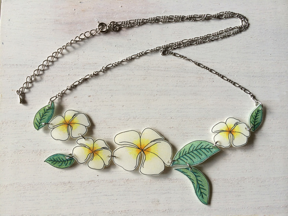 夏花★白いプルメリアの花いっぱいネックレス 3枚目の画像