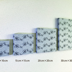 壁に簡単ピタッ！刺繍で小花の鎖編み 20ｃｍ角フリースタイルボード（ファブリックパネル） 2枚目の画像