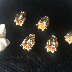 ３点以上送料無料＊再販＊２カン：コネクターチャーム：フラワー/ベル型：つぼみ：すずらん：ゴールド：２個 2枚目の画像