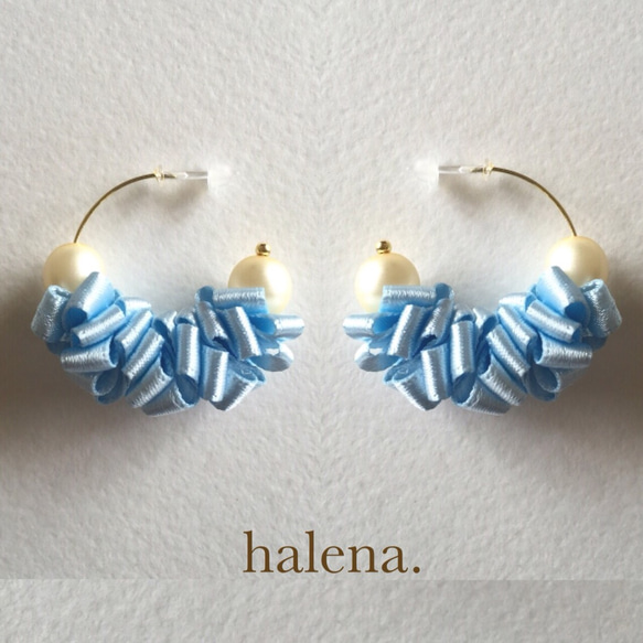 【halena.】リボンパールフープピアス アイスブルー  ( 樹脂 ) 1枚目の画像