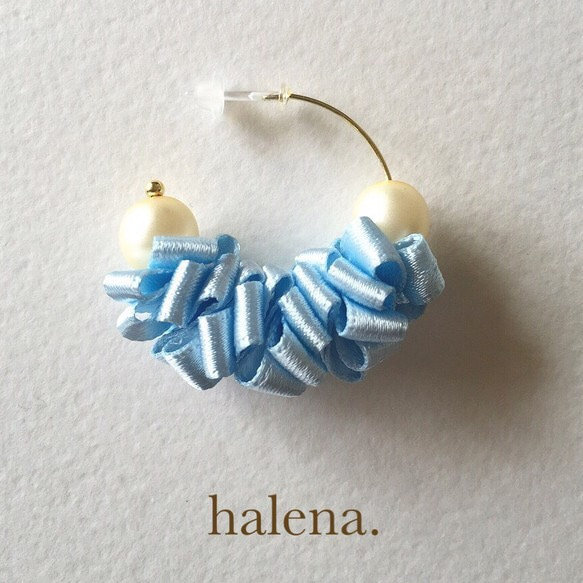 【halena.】リボンパールフープピアス アイスブルー  ( 樹脂 ) 2枚目の画像