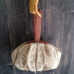 カボチャバッグ＊リネンにアンティークレース 1枚目の画像
