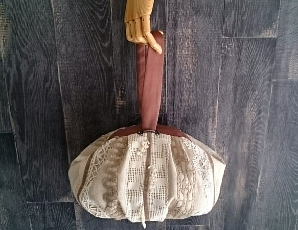 カボチャバッグ＊リネンにアンティークレース 1枚目の画像