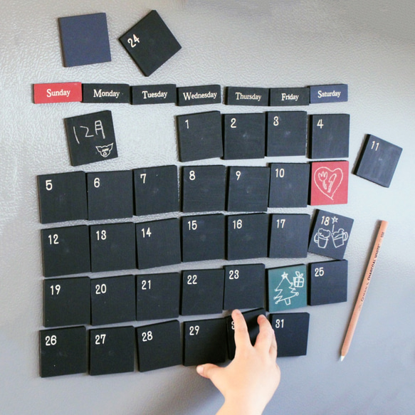 万年カレンダー　黒板マグネット　４２個セット　インテリア 1枚目の画像