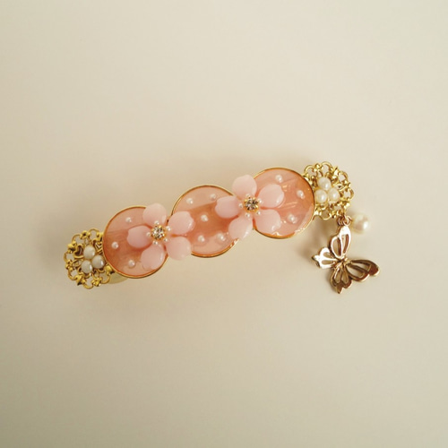 桜バレッタ ～with butterfly～ さくら/お花/春/蝶/パール/レジン 