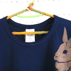 ウサーメン・弱いウサギをブレーメン風に積んでみた・Tシャツチェニック・レディスフリーサイズ・紺 2枚目の画像