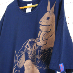 ウサーメン・弱いウサギをブレーメン風に積んでみた・Tシャツチェニック・レディスフリーサイズ・紺 4枚目の画像