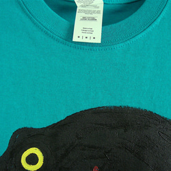 アカハライモリ・赤腹イモリばくっと蛙を捕食・メンズM〜Lサイズ（レディスL対応サイズ）エメラルドグリーン・手描きTシャツ 2枚目の画像