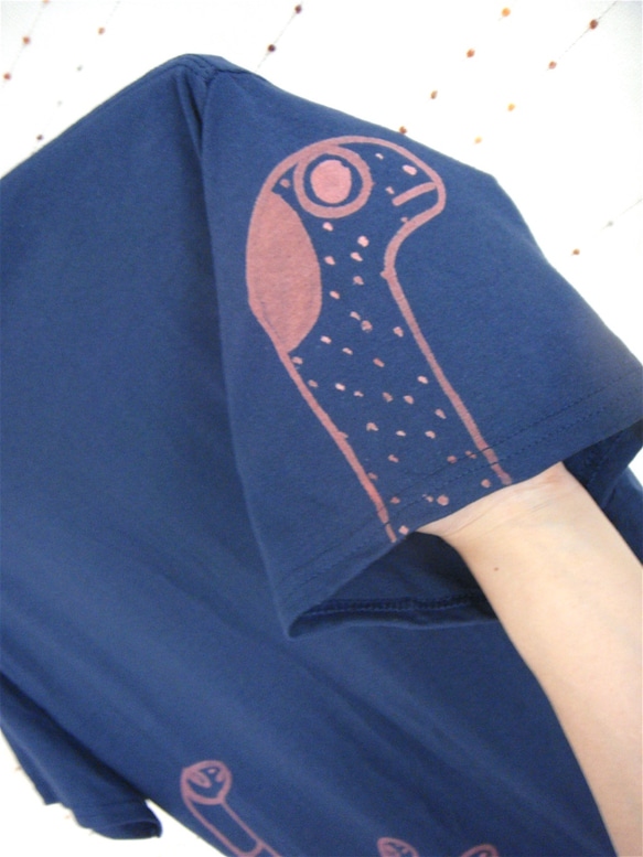 両面絵柄・チンアナゴ&ニシキアナゴ・にょろにょろ・メンズLタグ（女子XL対応サイズ）ブルーダスク＊手描きTシャツ 5枚目の画像