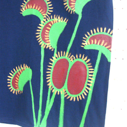 食虫植物：ハエトリソウ・メンズM〜L（女子L対応サイズ）紺色：＊手描きTシャツ＊chobico＊ 4枚目の画像