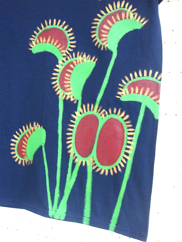 食虫植物：ハエトリソウ・メンズM〜L（女子L対応サイズ）紺色：＊手描きTシャツ＊chobico＊ 4枚目の画像
