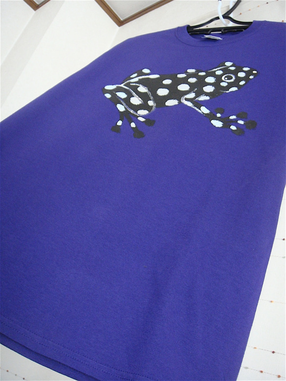 ミステリオサスヤドク蛙・毒蛙・メンズS(着丈長め)・紫・手描きTシャツ＊chobico＊ 5枚目の画像