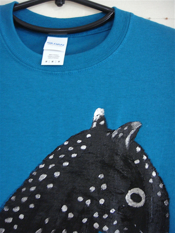 マレーバク幼少期・ウリ坊みたいな模様・メンズM〜Lサイズ（レディスL対応サイズ）ガラパゴスブルー・手描きTシャツ 2枚目の画像