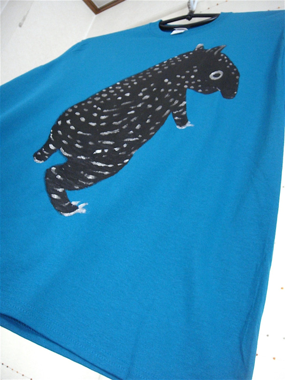 マレーバク幼少期・ウリ坊みたいな模様・メンズM〜Lサイズ（レディスL対応サイズ）ガラパゴスブルー・手描きTシャツ 5枚目の画像