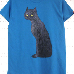 驚いてにゅうっと首伸びる黒猫・ろくっろ猫・びっくり顔・メンズM〜Lサイズ（レディスL対応サイズ）ガラパゴスブルー 1枚目の画像