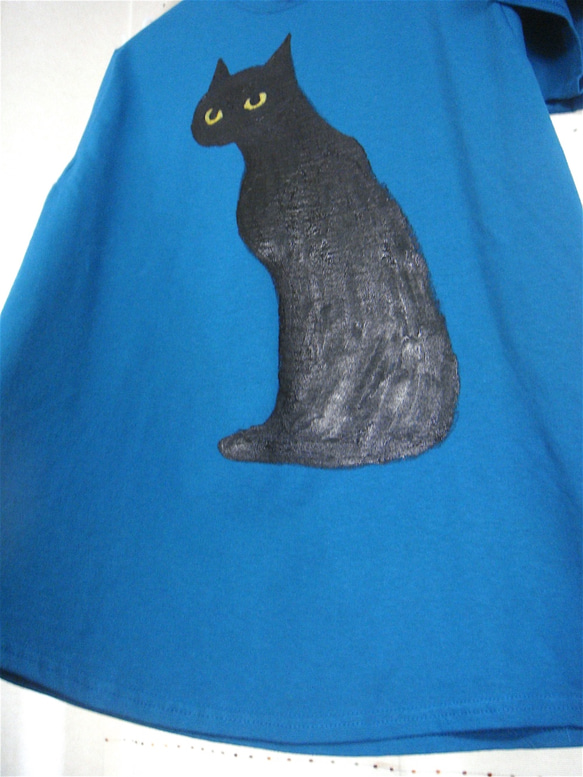 驚いてにゅうっと首伸びる黒猫・ろくっろ猫・びっくり顔・メンズM〜Lサイズ（レディスL対応サイズ）ガラパゴスブルー 5枚目の画像
