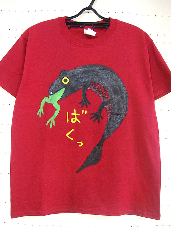 アカハライモリ捕食蛙・食べられるカエル・女子S〜Mサイズ（150〜160cm対応サイズ）赤＊手描きTシャツchobico 1枚目の画像