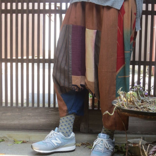 古布リメイクサルエルパンツ☆大漁旗・自然染・藍染・柿渋染 古布リメイクサルエルパンツ☆大漁旗・自然染・藍染・柿渋染