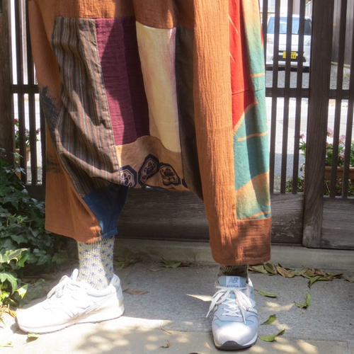 古布リメイクサルエルパンツ☆大漁旗・自然染・藍染・柿渋染 古布リメイクサルエルパンツ☆大漁旗・自然染・藍染・柿渋染