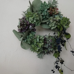 秋色紫陽花と野葡萄のwreath 2枚目の画像