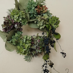 秋色紫陽花と野葡萄のwreath 4枚目の画像