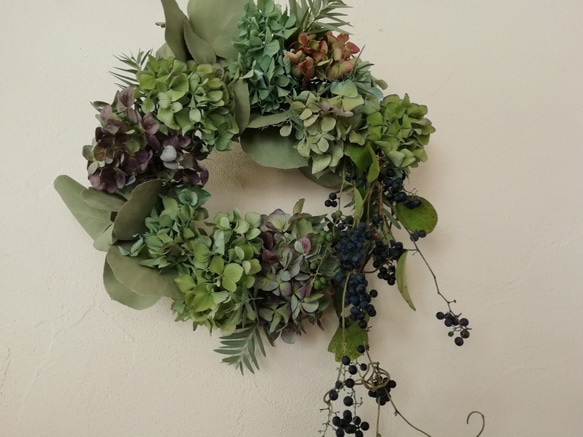 秋色紫陽花と野葡萄のwreath 4枚目の画像