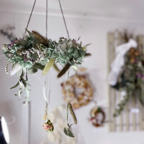 アイスグリーンの爽やかな紫陽花フライングリース アイスグリーンの爽やかな紫陽花フライングリース フラワー・リース