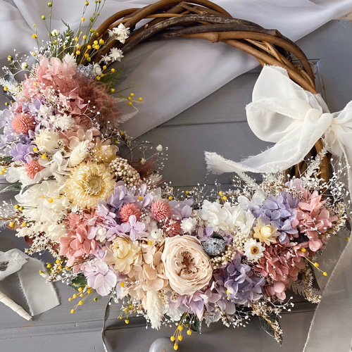 ブライダルブーケ リースブーケ 紫 ピンク シックなピンク紫のオーバルブーケ | フラワーショップ 花次郎