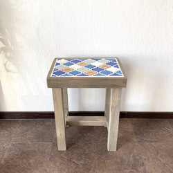 レトロなかわいさが魅力のランタンタイル　サイドテーブル　ブルー系 3枚目の画像