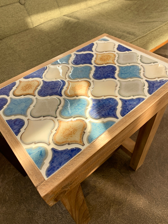 レトロなかわいさが魅力のランタンタイル　サイドテーブル　ブルー系 9枚目の画像