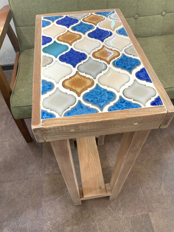 レトロなかわいさが魅力のランタンタイル　コンソールテーブル　ブルー系 5枚目の画像