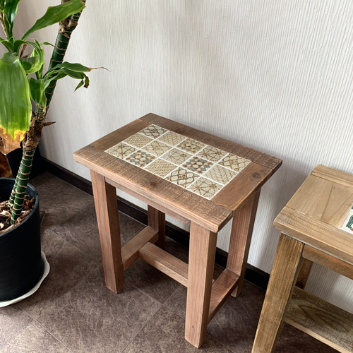 レトロ柄が魅力的！ノスタルジックで多国籍な文様が特徴のモザイク