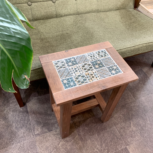 レトロ柄が魅力的！ノスタルジックで多国籍な文様が特徴のモザイク