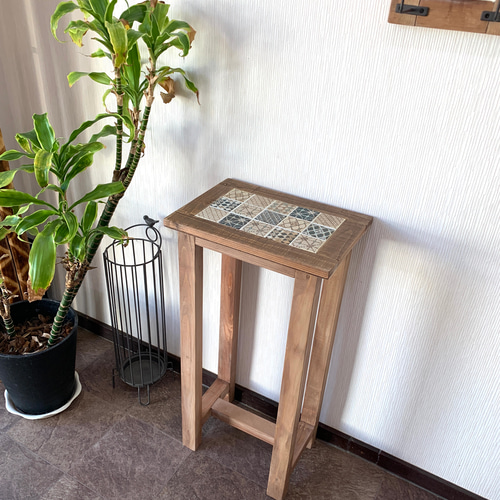 レトロ柄が魅力的！ノスタルジックで多国籍な文様が特徴のモザイク