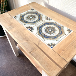 《VALENCIA》レトロ柄タイルのサイドテーブル　チーク×ホワイト 3枚目の画像