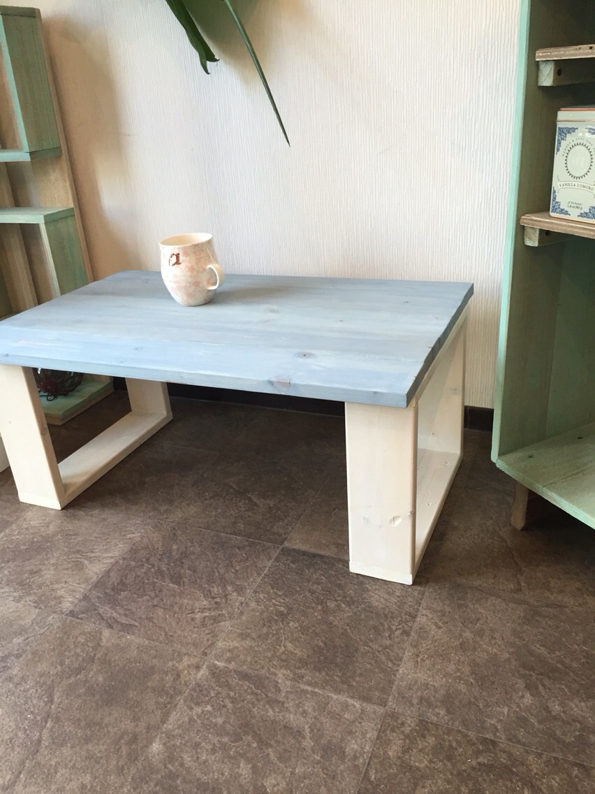 西海岸スタイルローテーブル