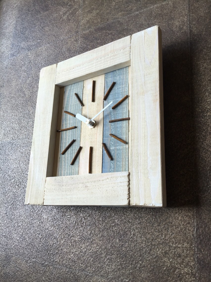 西海岸スタイル掛け時計ホワイト×ブルー