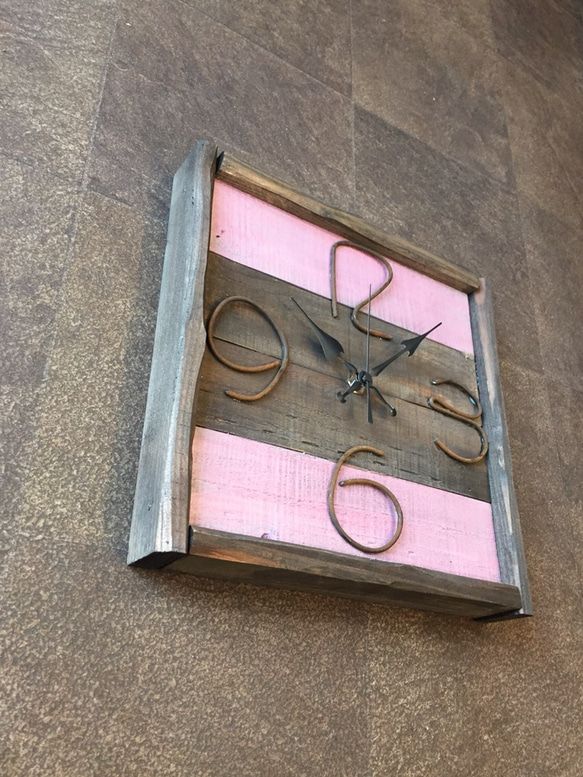 ビィンテージピンク掛け時計 5枚目の画像