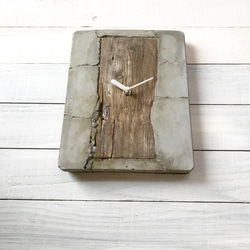 古木とコンクリートの掛け時計 3枚目の画像