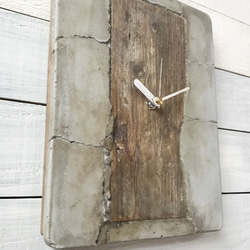 古木とコンクリートの掛け時計 4枚目の画像