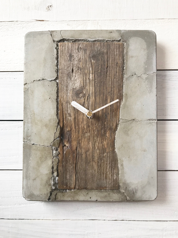 古木とコンクリートの掛け時計 5枚目の画像