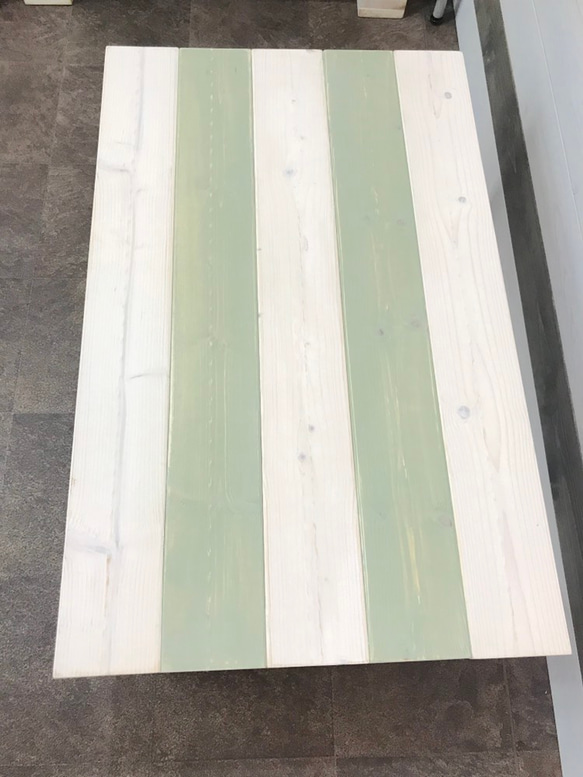 ピスタチオグリーン×ミルキーホワイト西海岸スタイル シャビーテーブル 4枚目の画像