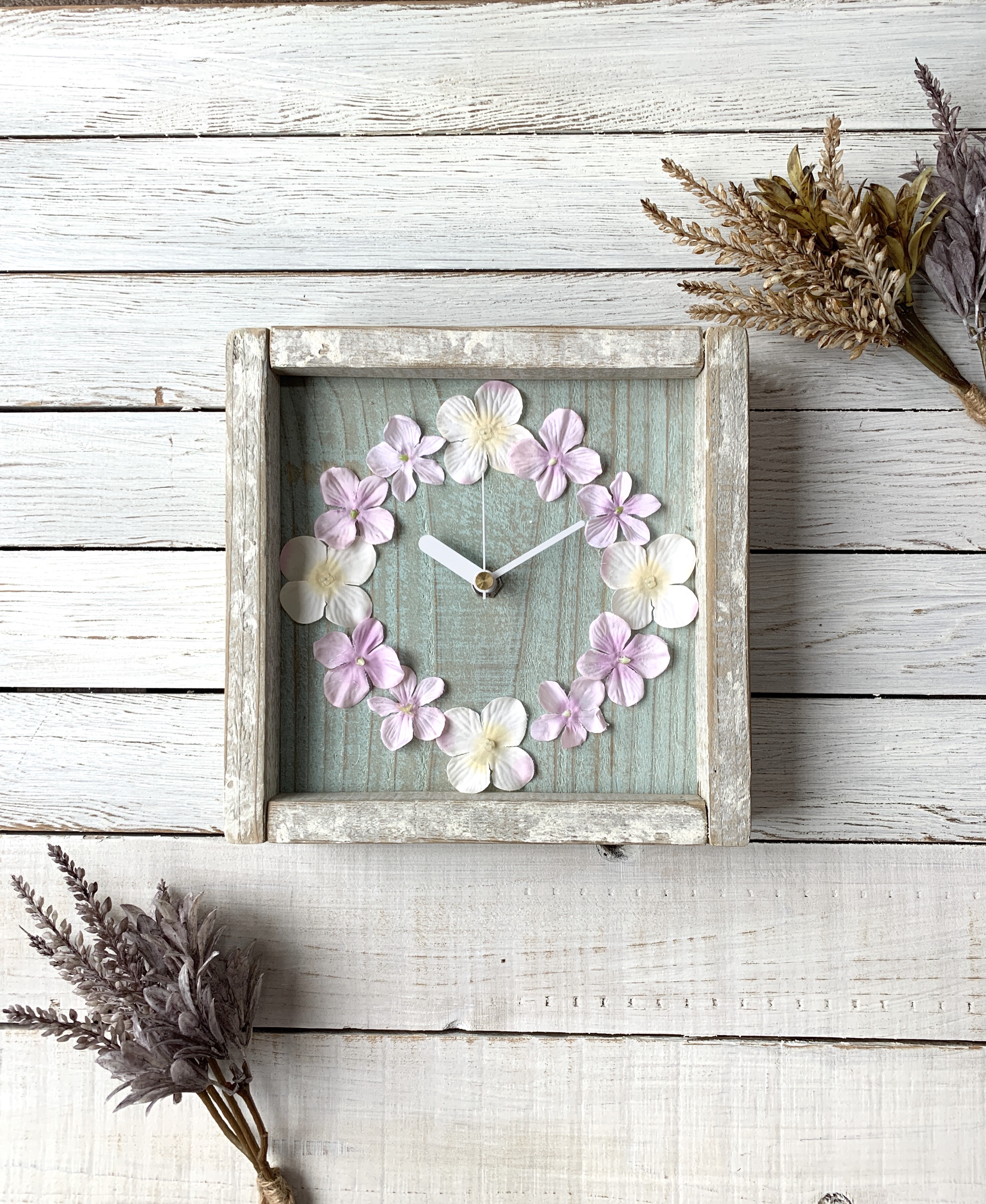 お花の掛け時計